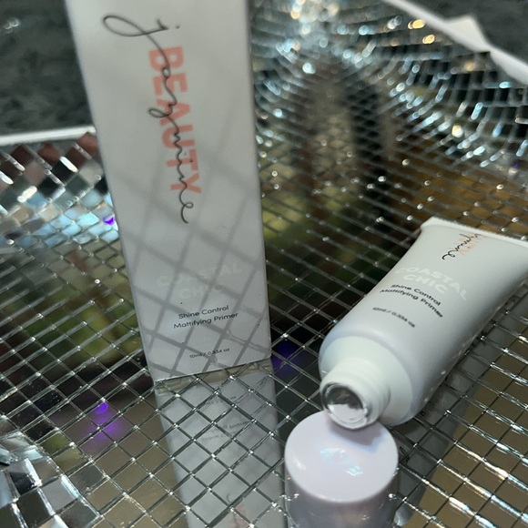 #180- (NIB) Jasmine beauty shine control matifying primer - Picture 3 of 3
